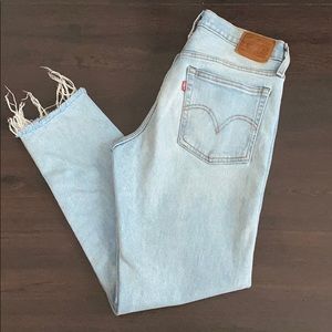 Levi premium wedgie jeans